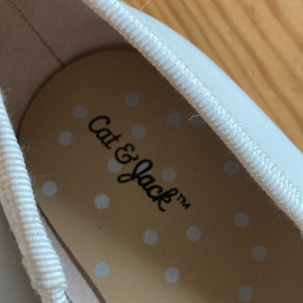 NWOT Girls White Flats, size 2, Cat & Jack, white dress shoes, Easter Wedding